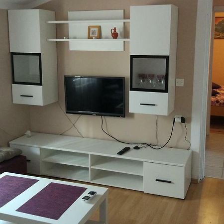 Apartman Jelena Vir Exterior photo
