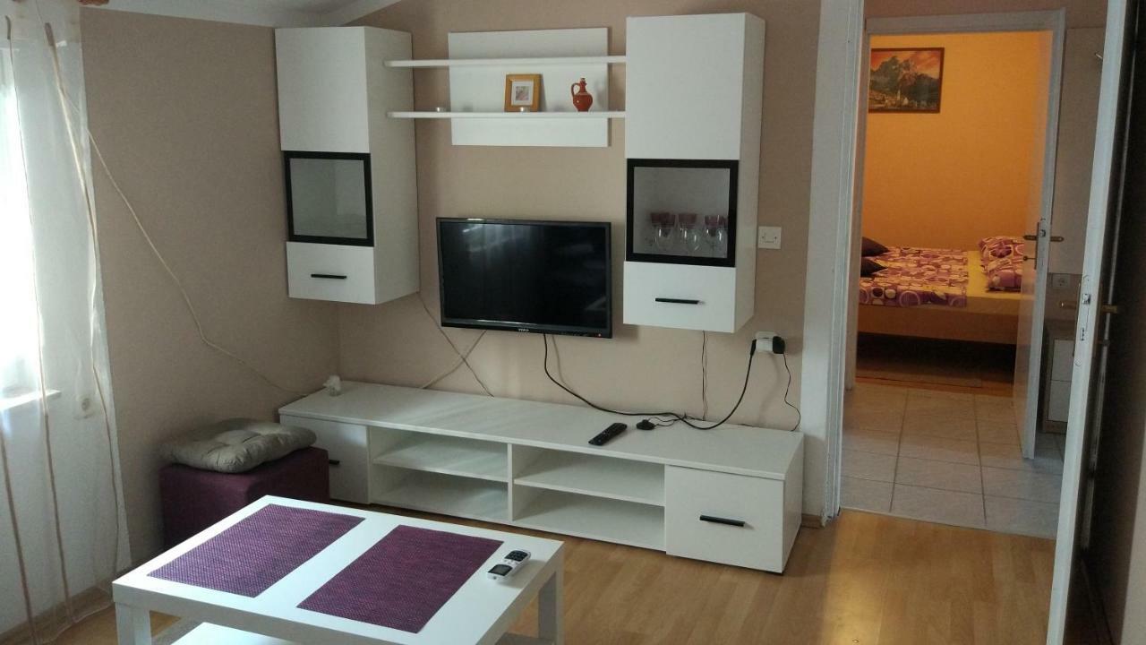 Apartman Jelena Vir Exterior photo